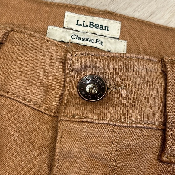 L.L. Bean Women’s True Shape Classic Fit Straight Leg Cotton Blend Denim Jeans - Picture 5 of 9